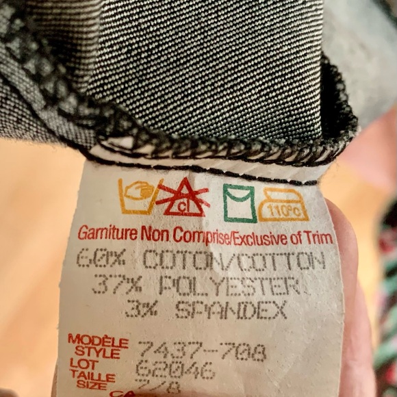 Dynamite Dress Buttins all the way down - Picture 7 of 8